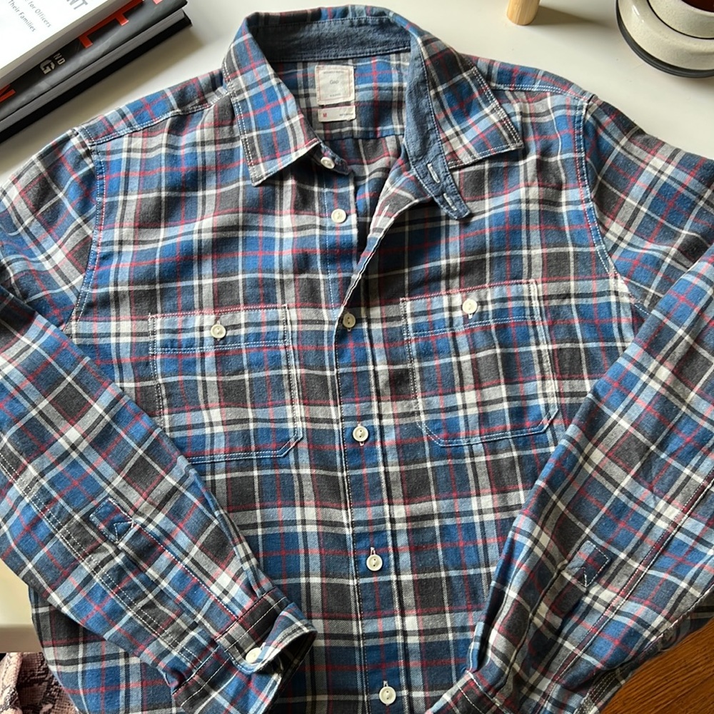 Mens Gap flannel button down shirt